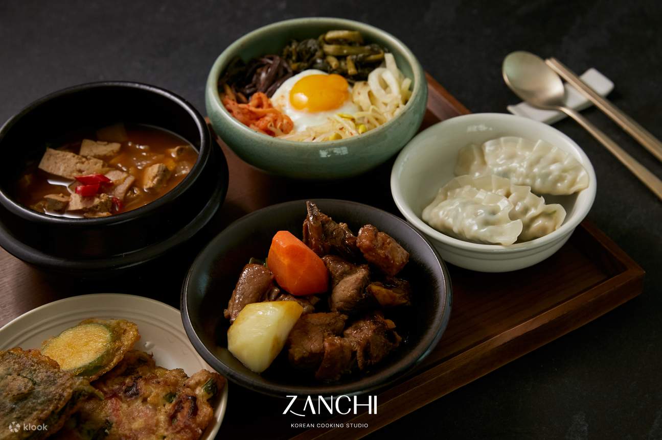 Premium Korean Traditional Feast Cooking Class in Seoul - Klook India